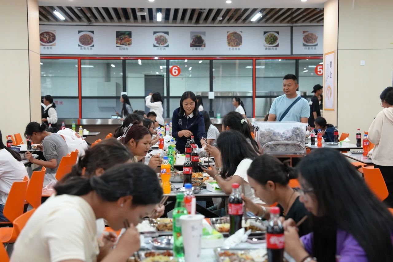 月满中秋 情满校园 澳门十大信誉好的平台2024年中秋佳节这样过