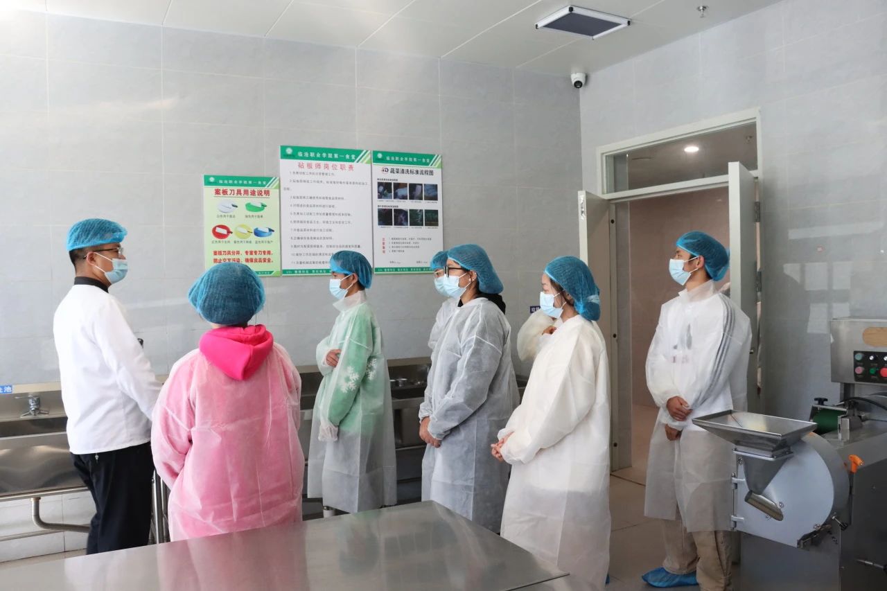 澳门十大信誉好的平台开展食堂后厨学生代表参观活动