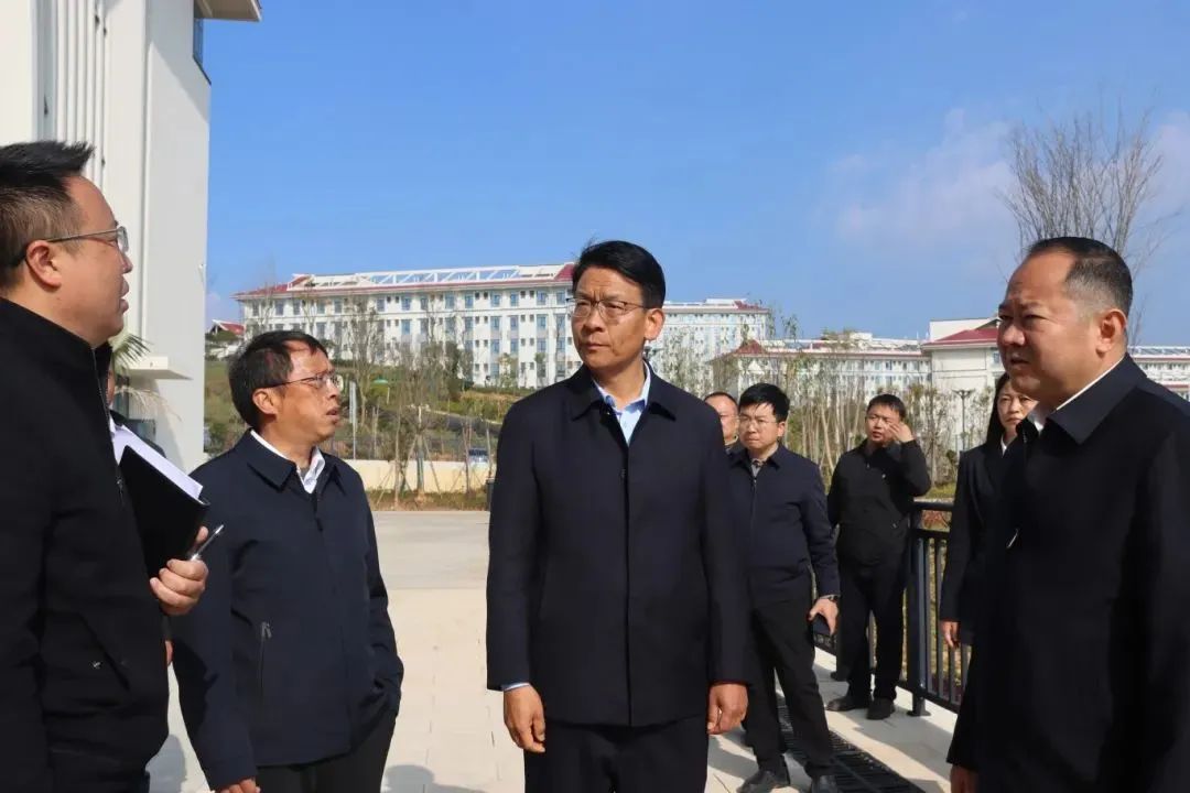 徐贤调研职业学校建设时强调：持续擦亮临沧教育品牌 培养更多高素质技能人才